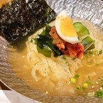 焼肉トラジ - 冷麺　お酢は沢山入れる派です。