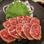 Yoshiyoshi - 黒毛和牛たたき 980円