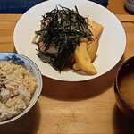 有機野菜食堂 わらしべ - 日替わり定食(豆腐ステーキ、980円＋税)
