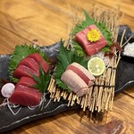 海鮮と釜飯のお店 魚義 - 生本鮪食べ比べ二種　