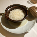 ワキヤ 一笑美茶樓 - ふかひれの煮込みは炊き立て土鍋ご飯付き