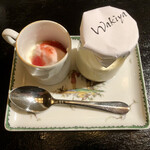 ワキヤ 一笑美茶樓 - Wakiya特製デザート(杏仁豆腐とプリン)