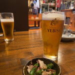 Izakaya Kuroudo - 前菜　アスパラガスのお浸しとビール