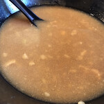 ラーメン二郎 - 今日は微乳化でしたが脂マシマシで食べ終わっと時のスープ。