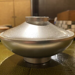 おかもと - ❹皮目を炙ったキス、冬瓜、広島潤菜の碗