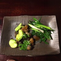谷や 和 - そら豆、サザエ、ネギの焼き物