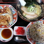こく一番 ラーメン みどりや - チャーハン（６５０円）＆餃子（４２０円）。（２０１３年３月）