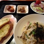 大陸食堂アジアンカフェ - クリームパスタ定食