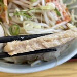 ラーメン もっけだの - 『旨辛つけ麺 炎山ニンニクヤサイマシマシ+味玉(スクラッチクーポン)』の豚