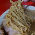 ラーメン二郎 - 安定の旨さの極太麺！