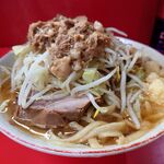 ラーメン二郎 - 小ラーメン 850円　トッピング：ニンニク、アブラ