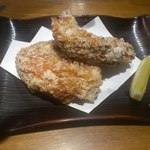 味人 - 手羽先の唐揚げ  とにかくデカイ！