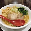 Menyamomosuke - 料理写真:鶏豚白湯醤油　８１０円