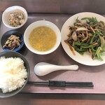 中華工房おかげさま - 青椒肉絲定食