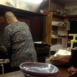 こいで - 坊主頭に刺青風の鯉口シャツを着ているので、コワイお兄さんみたいだが。。。