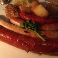 アーティスト カフェ - ソーセージ盛合せ