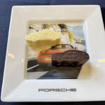 ザ モメンタム バイ ポルシェ - 