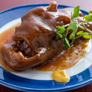 Full of volume! ! First of all, this is it! ! Stewed pork feet