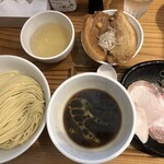 麺屋鈴春 - 醤油つけ麺～ホタテバター＋ブタジマ丼