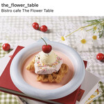 bistrocafe THE FLOWER TABLE - 