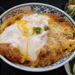 まねき猫食堂 - 煮込みカツ丼（ライス少なめ）