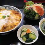 まねき猫食堂 - サラダの美味しい店は料理も美味い。