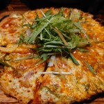 Gyouza No Mukougawa - 餃子の皮で作るおつまみピザ
