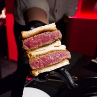 焼肉 牛印 新宿店 - 黒毛和牛ステーキサンド　美味しそう✨✨