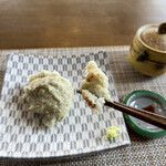 石臼挽き蕎麦香房 山の実 - 醤油もほんの少しつけて(((o(*ﾟ▽ﾟ*)o)))