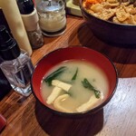Dontatsudomburinotatsujin - ワカメと油揚げのお味噌汁…
