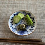 石臼挽き蕎麦香房 山の実 - お通し（ウワバミソウ、八丁瓜、くりかけ豆）