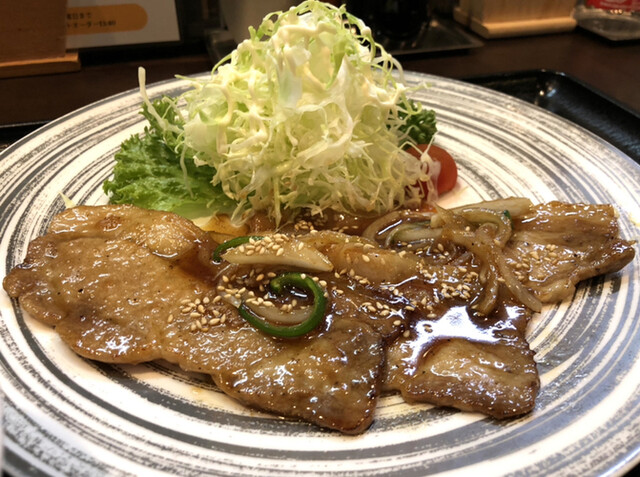 生姜焼定食』by てっぷさん : ビストロキッチン鼎 栗生店 - 陸前
