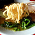 介一家 うりゅう - 縮れ強めな丸山製の短尺太麵