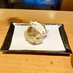 天ぷら よこい - 椎茸エビ詰め
      奇数のラッキーでサービスで一個分(^^)