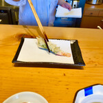 天ぷら よこい - 一品ずつのサーブがテンポ良く続きます