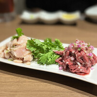 焼肉あきら 本郷本店 - ミノ刺し/ハツユッケ