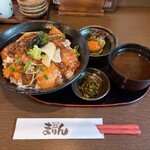 まぐろ食堂 まりん - びんとろカルビ丼 1430円
            ご飯大盛り +110円