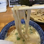 Membiruda-Zu Ari Zou - しっかりスープが絡む麺！