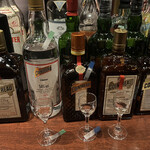 バー キュラソー - コアントロー飲み比べ