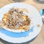 La Brianza - トリュフグラタンピエモンテ風サマートリュフ。夏のトリュフは厚めに削って下さるから歯ざわりも楽しめます。美味しい