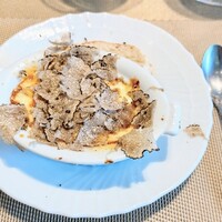 La Brianza - トリュフグラタンピエモンテ風サマートリュフ。夏のトリュフは厚めに削って下さるから歯ざわりも楽しめます。美味しい