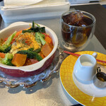 coffee&wine かもめカフェ - Beef & Vegetable 焼きカレー　withアイス珈琲