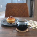 CHEEERS COFFEE - シナモンロールとCHEEERS BLEND