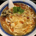 毛家麺店 - 酸辣湯麺（900円）