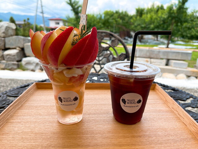 FRUITS WAKAGI fruitsstand＆cafe （フルーツワカギ） - 春日居町