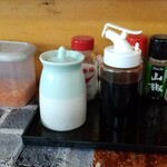 味の店　こだま食堂 - 辛揚げ玉、塩、醤油、ソース、山椒、胡椒、七味