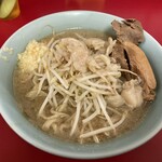 ラーメン二郎 新宿歌舞伎町店 - ラーメン(750円) アブラ、ニンニク