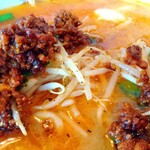 味の店　こだま食堂 - 挽き肉の下にはモヤシが