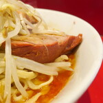 ラーメン二郎 - 豚の厚み