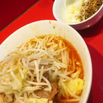ラーメン二郎 - ラーメン半分＋ニンニク多め＋白ネギSK